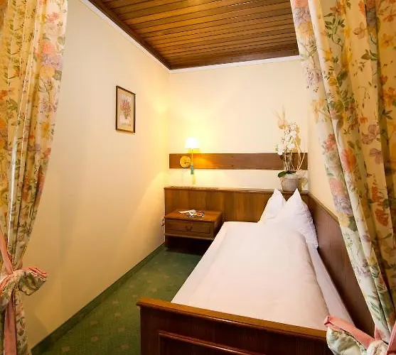 Landgasthof Altwirt 3*